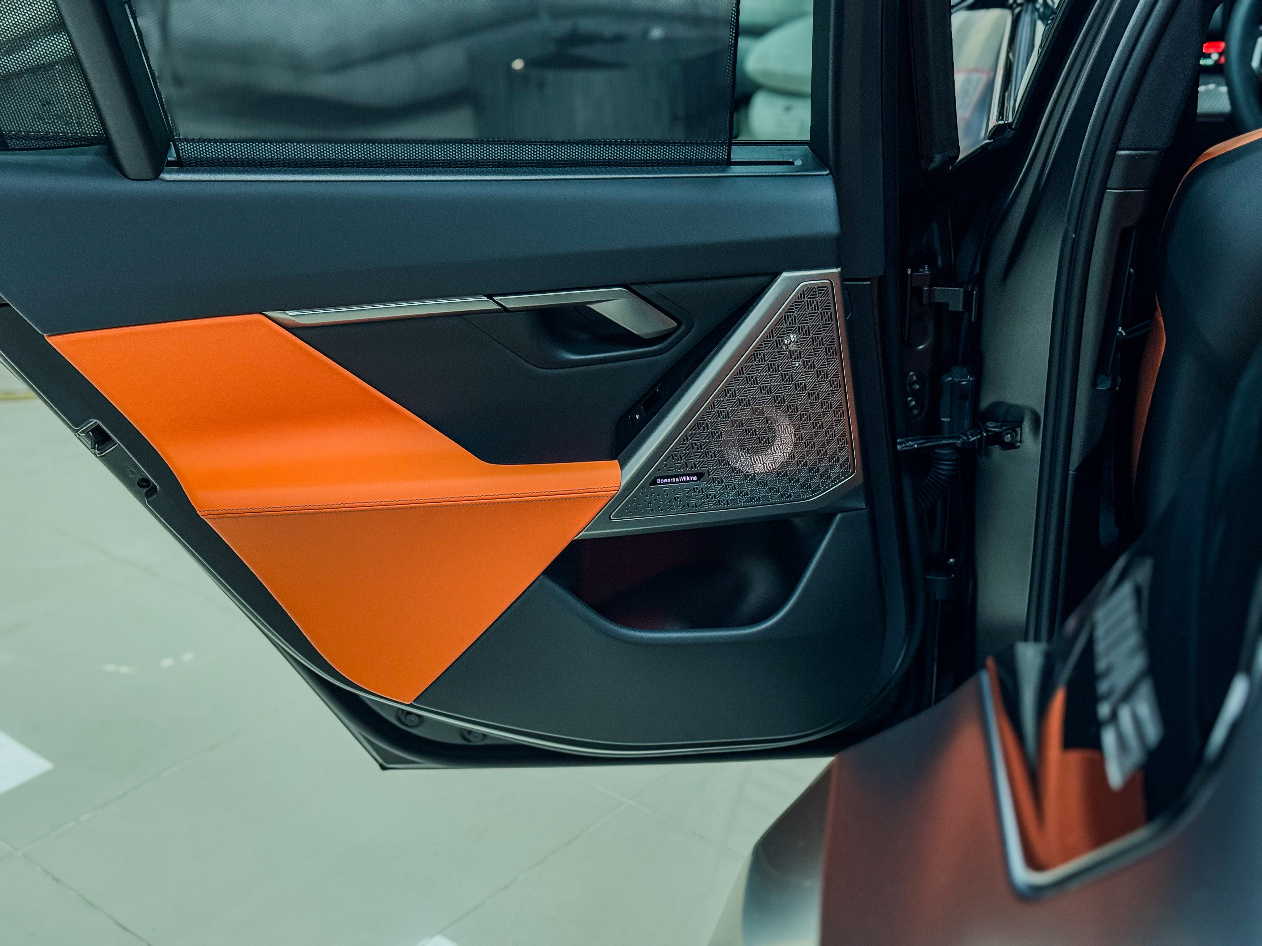 X-Drive  4.4L V8 Plug-In