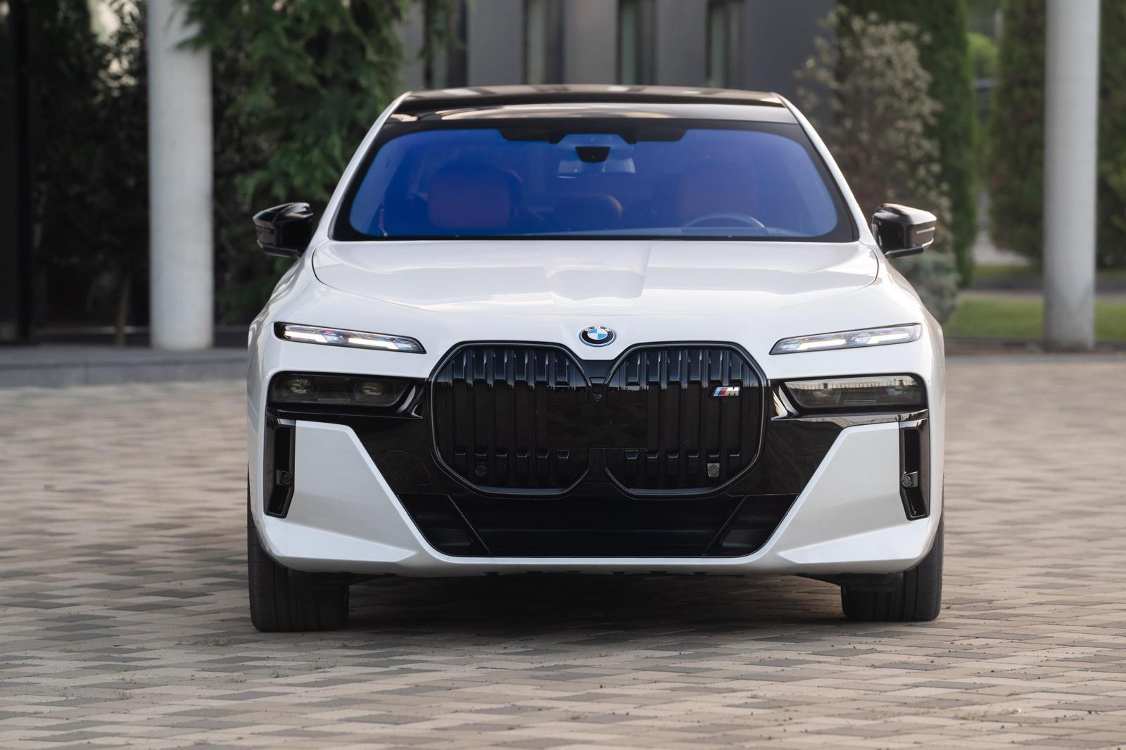 Interior Gran Lusso / X-Drive / 571 CP