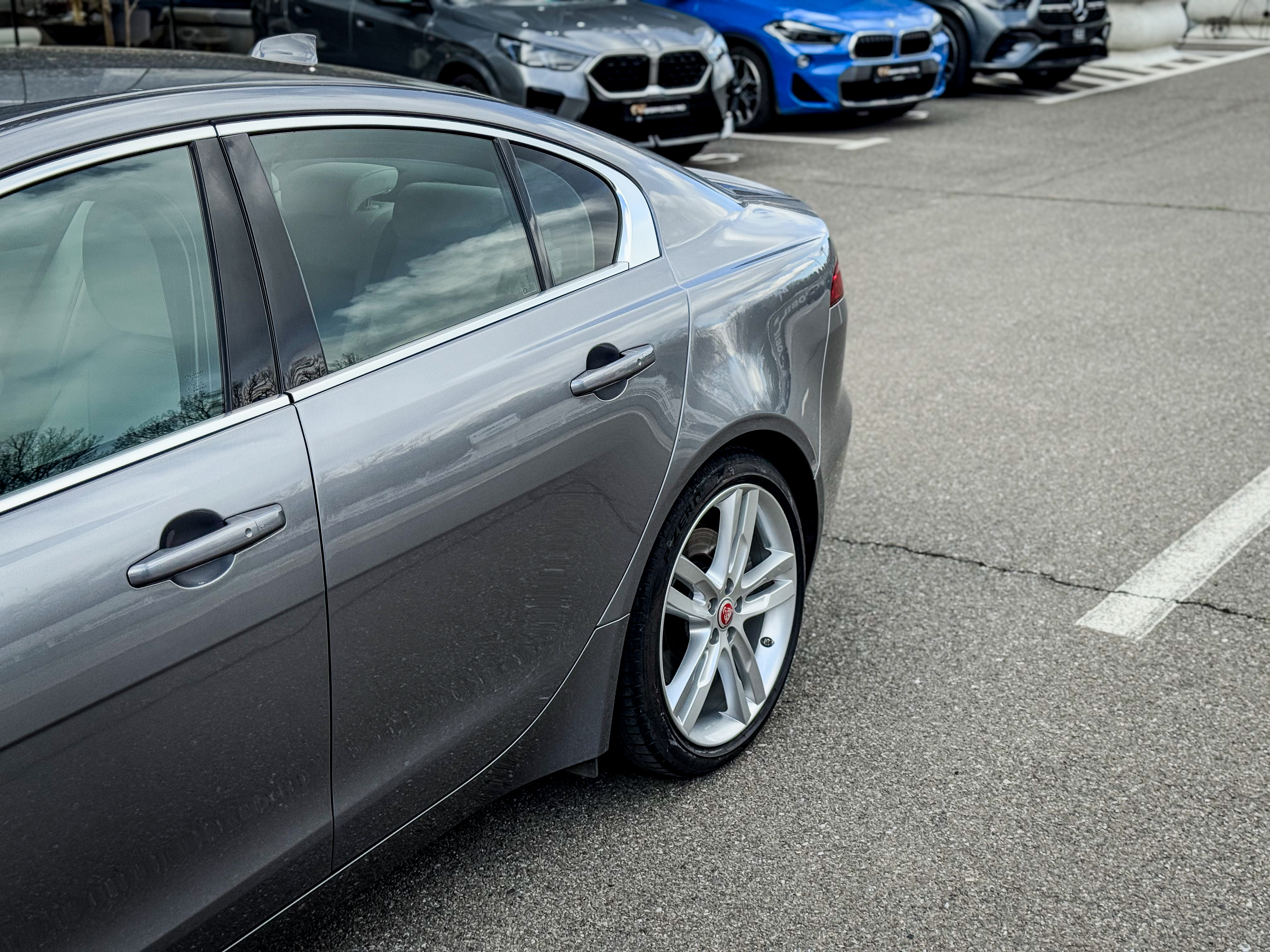 P300 AWD HSE