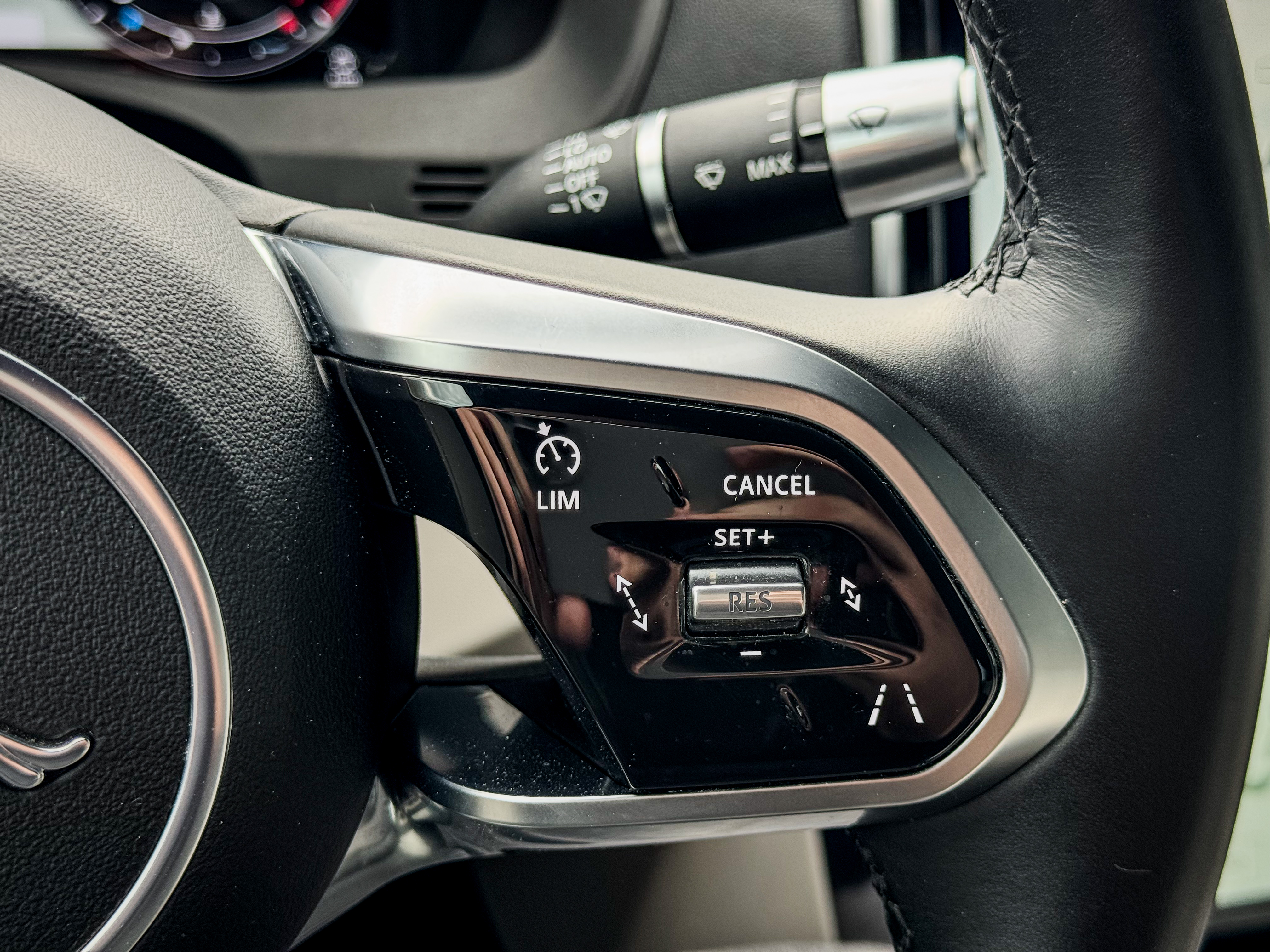 P300 AWD HSE